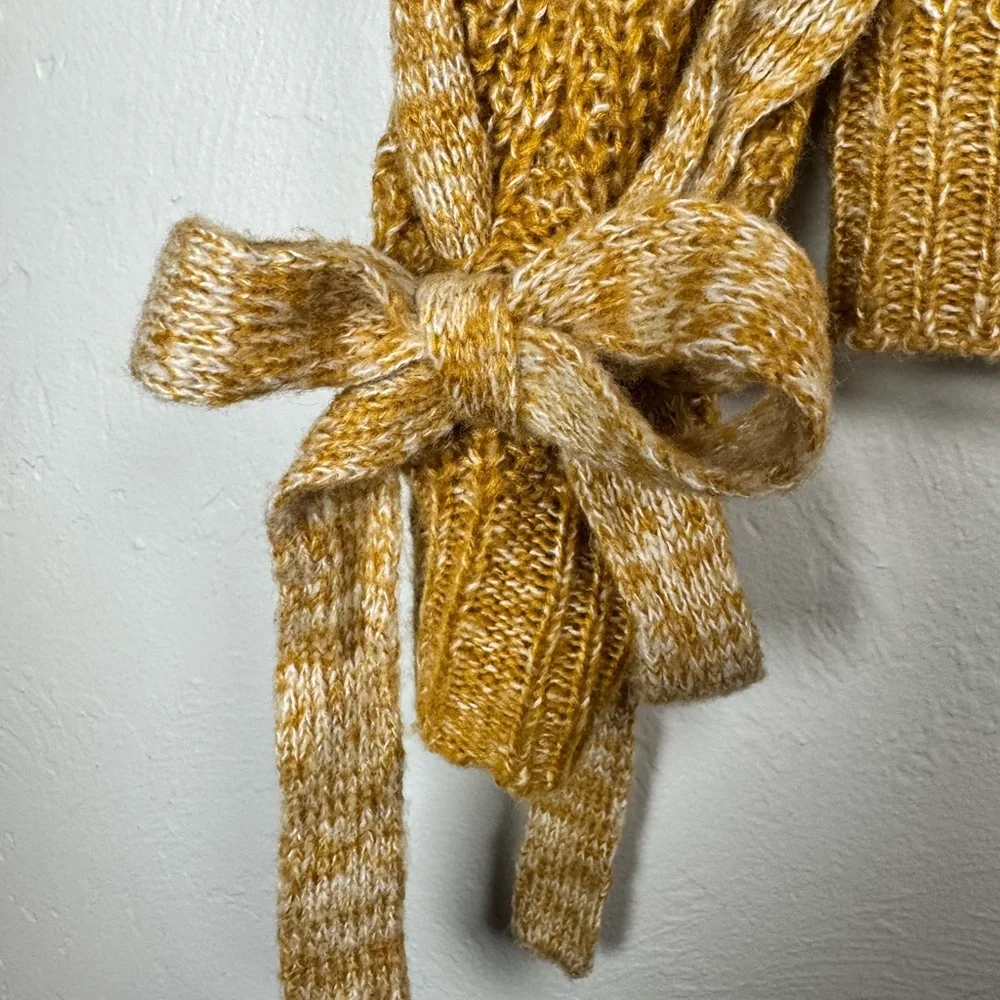 💛Love Tree Mustard Braided Sleeve Sweater Coquette Cozy Warm Size Medium‎ - Picture 5 of 11